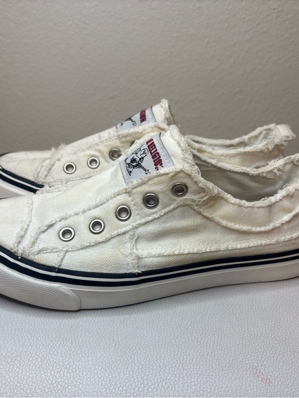 True Religion Korey Slip-On Sneakers White Distressed Canvas Y2K Grunge Size 7.5
